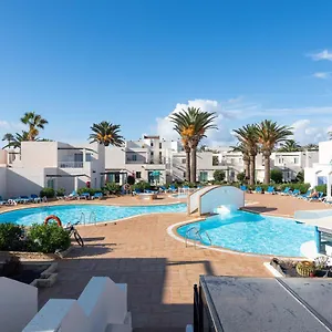 apartamento-con-terraza-y-piscina-en-corralejo.in-canary-islands.com/