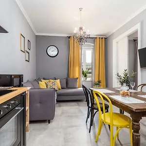 apartments-karolina-rijeka.primorje-gorskikotar.com/